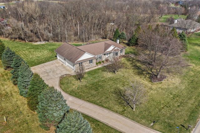 4452 Plumberry Road, Ely, IA 52227