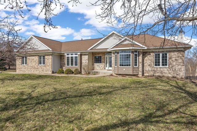 4452 Plumberry Road, Ely, IA 52227
