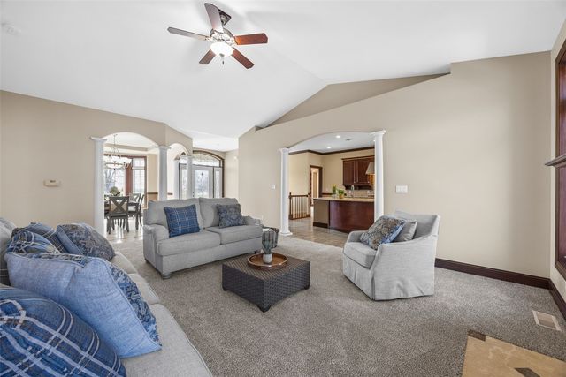 4452 Plumberry Road, Ely, IA 52227