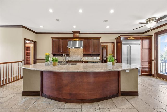 4452 Plumberry Road, Ely, IA 52227