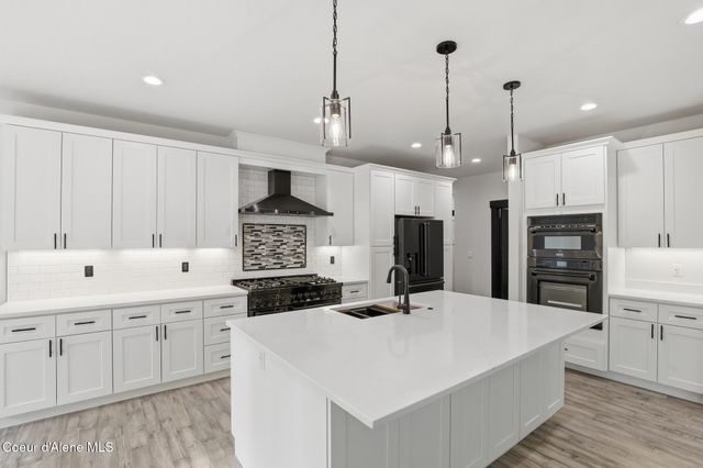 10245 E Bunco RD, Athol, ID 83801