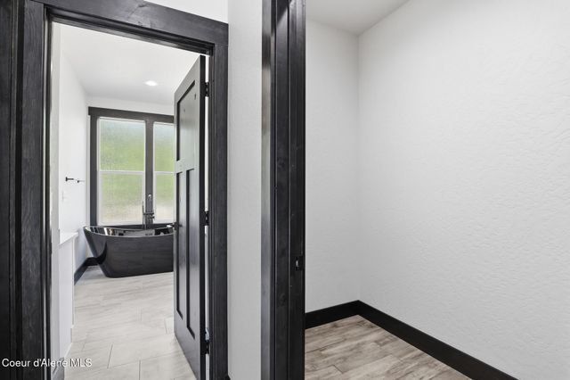 10245 E Bunco RD, Athol, ID 83801