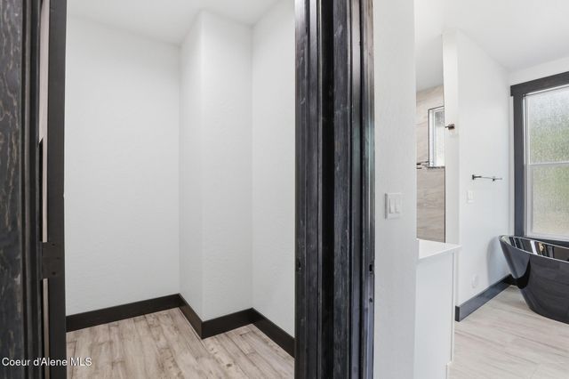 10245 E Bunco RD, Athol, ID 83801