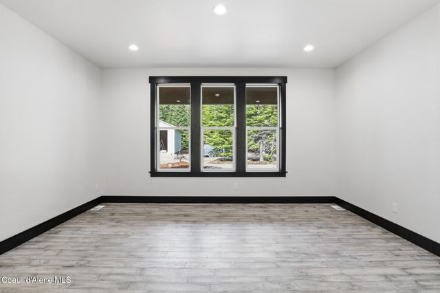 10245 E Bunco RD, Athol, ID 83801