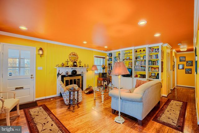 2316 TUCKER LN, Baltimore, MD 21207