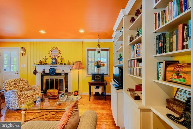 2316 TUCKER LN, Baltimore, MD 21207