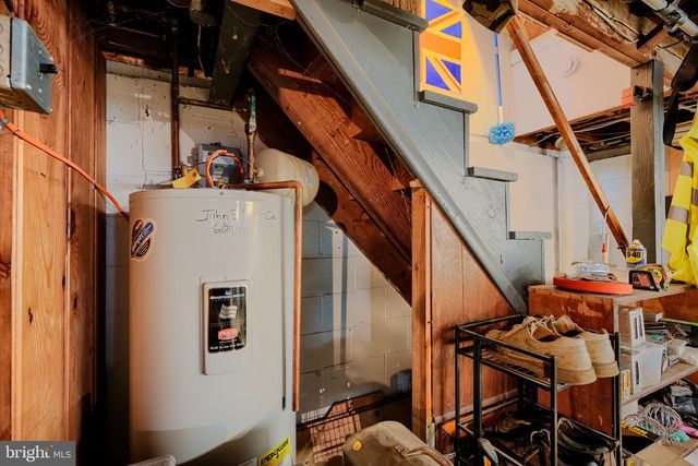 2316 TUCKER LN, Baltimore, MD 21207