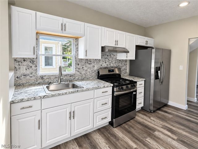 1318 W 20th Street, Lorain, OH 44052