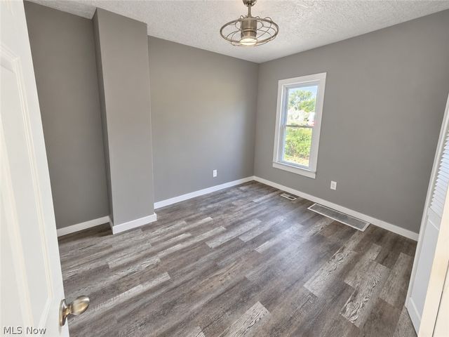 1318 W 20th Street, Lorain, OH 44052