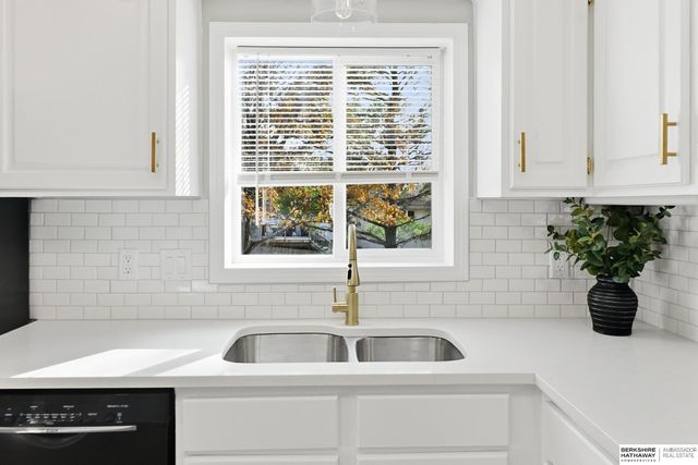 13437 Redwood Street, Omaha, NE 68138