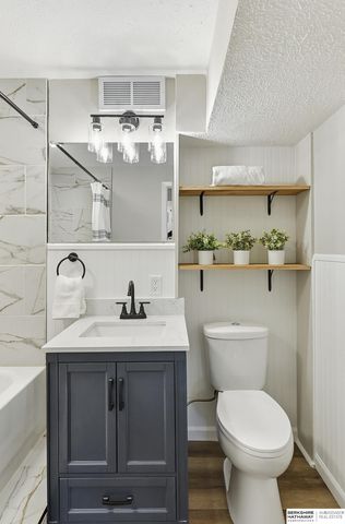 13437 Redwood Street, Omaha, NE 68138