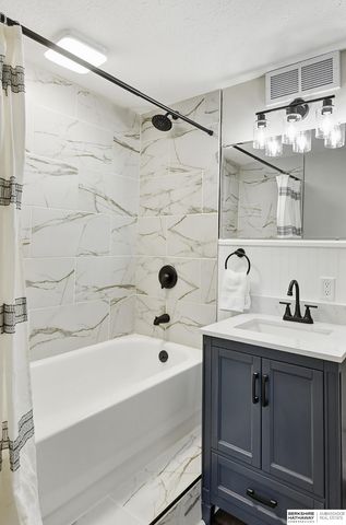 13437 Redwood Street, Omaha, NE 68138