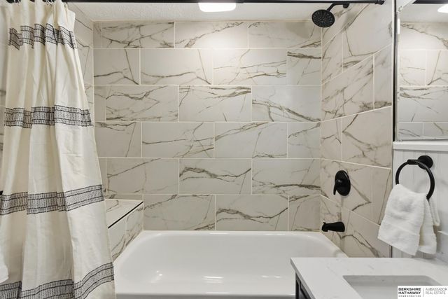 13437 Redwood Street, Omaha, NE 68138