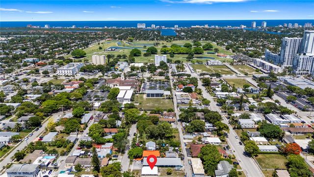 1938 Pierce St, Hollywood, FL 33020