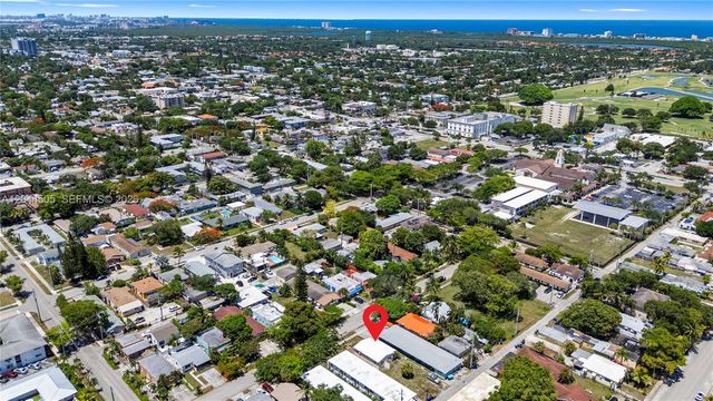 1938 Pierce St, Hollywood, FL 33020