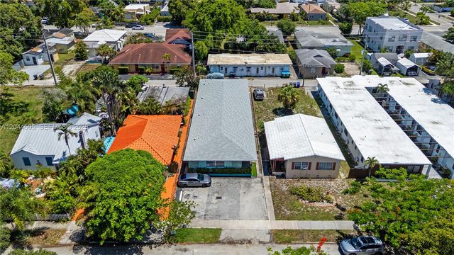 1938 Pierce St, Hollywood, FL 33020