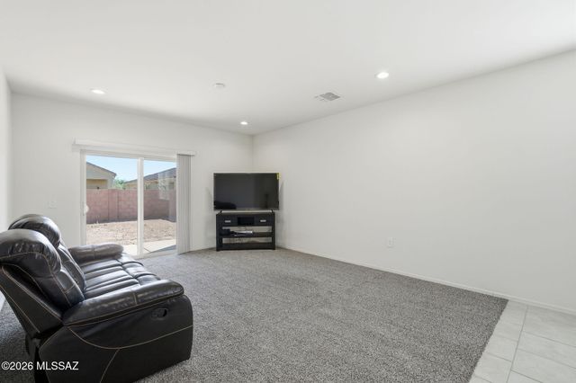 9271 W Creosote Rain Drive, Marana, AZ 85653