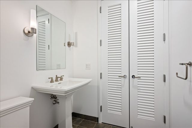 401 N Wabash Avenue 34I, Chicago, IL 60611