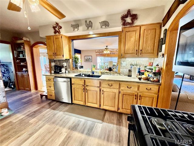 14 Meador Lane, New Florence, MO 63363