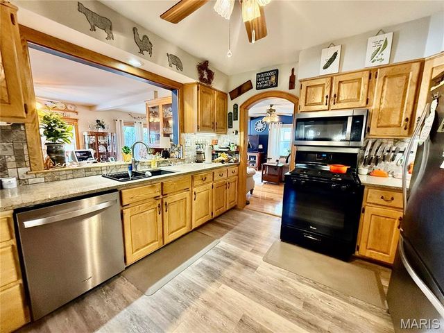 14 Meador Lane, New Florence, MO 63363