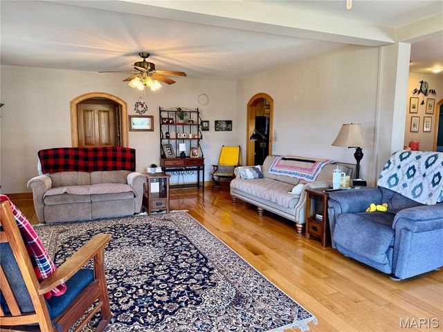 14 Meador Lane, New Florence, MO 63363