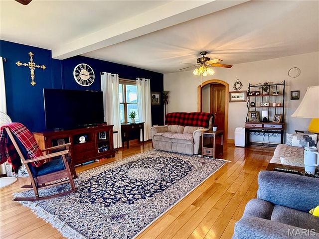 14 Meador Lane, New Florence, MO 63363