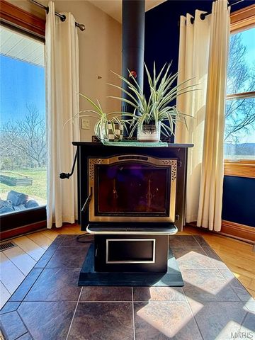 14 Meador Lane, New Florence, MO 63363