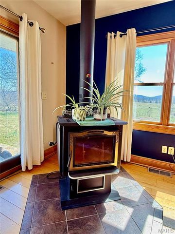 14 Meador Lane, New Florence, MO 63363