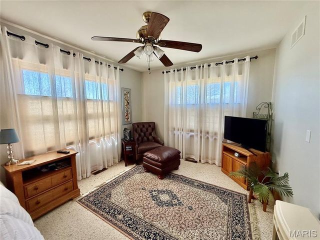 14 Meador Lane, New Florence, MO 63363