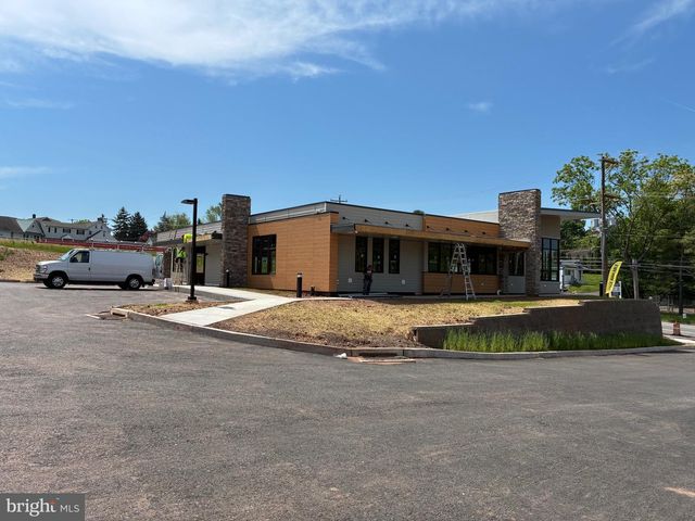 803 W MAIN ST, Collegeville, PA 19426