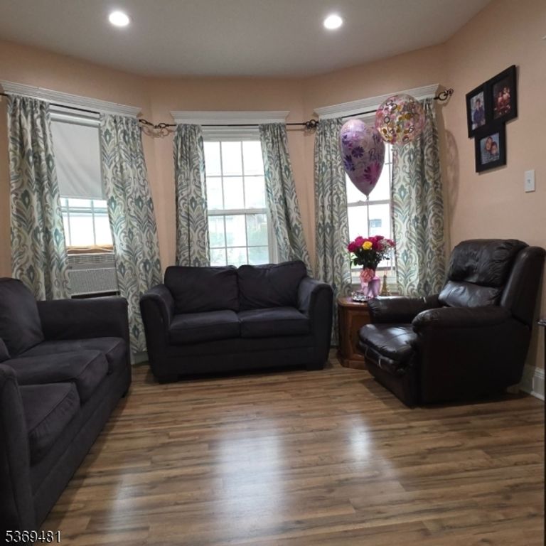54 Webster Ave, Paterson City, NJ 07501