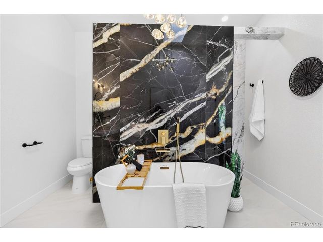 2260 Leyden St, Denver, CO 80207