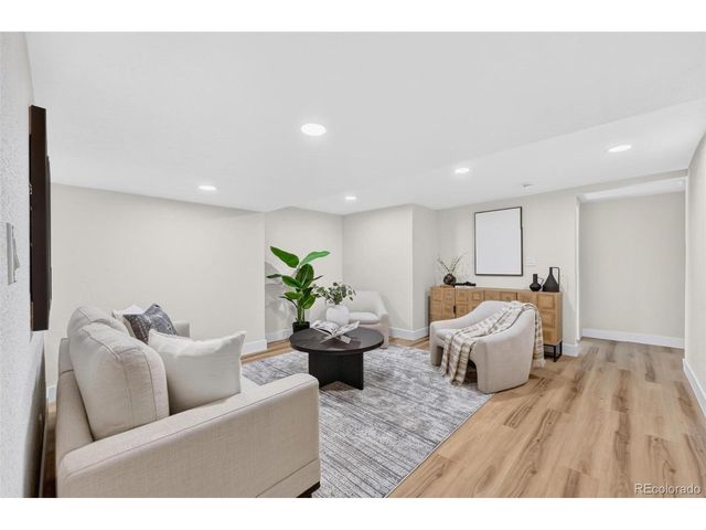 2260 Leyden St, Denver, CO 80207