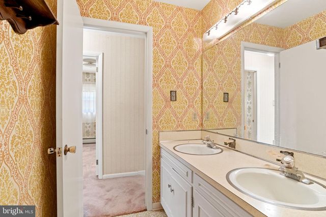 405 CLEARVIEW RD, Hanover, PA 17331