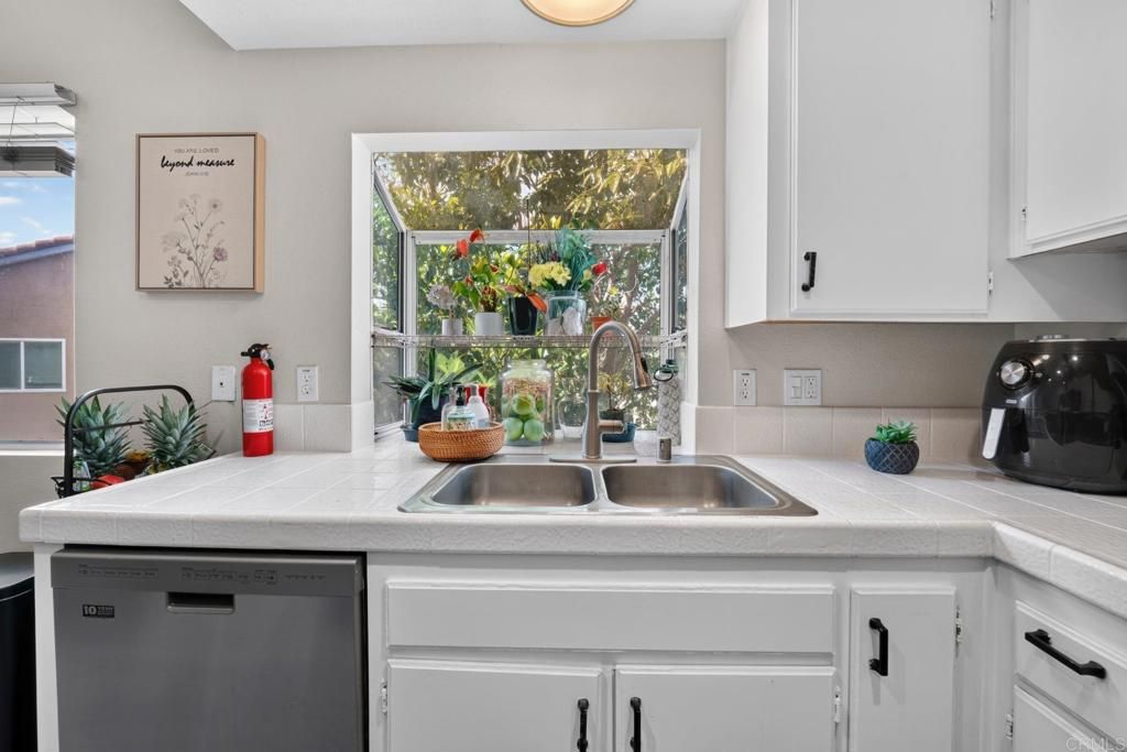 Image 10 of property listing at 6454 Quarry Rd 8, Spring Valley, CA 91977