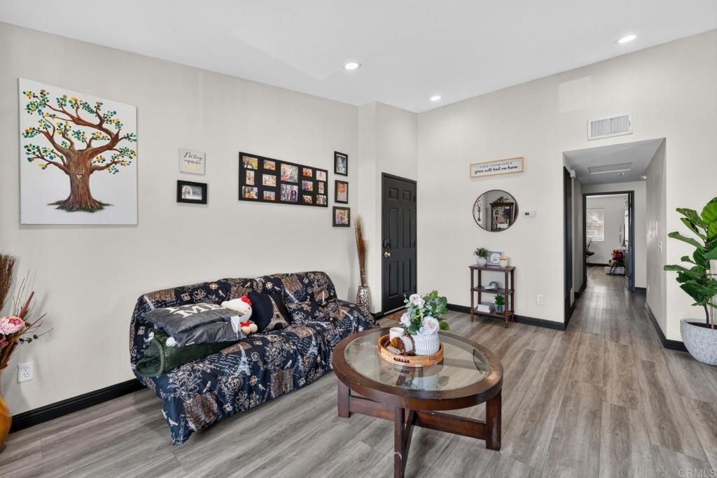 Image 11 of property listing at 6454 Quarry Rd 8, Spring Valley, CA 91977