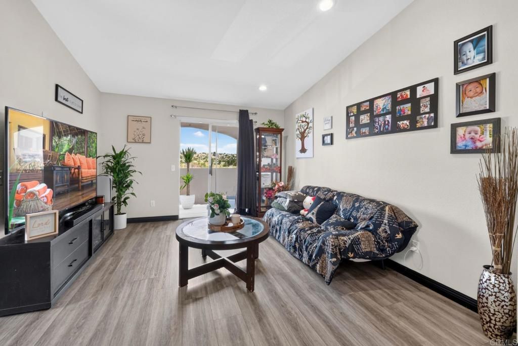 Image 3 of property listing at 6454 Quarry Rd 8, Spring Valley, CA 91977