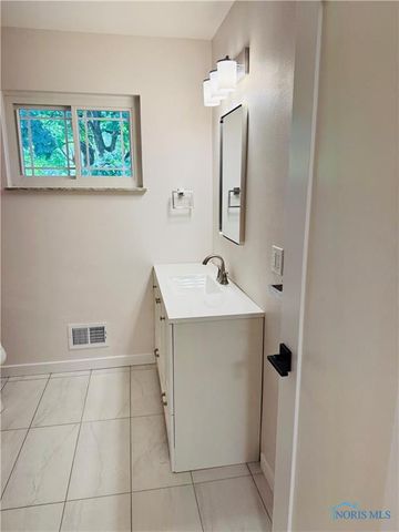 1016 Walnut Street, Perrysburg, OH 43551