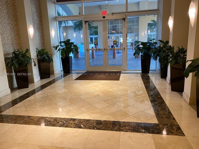 7350 SW 89th St 2104S, Miami, FL 33156