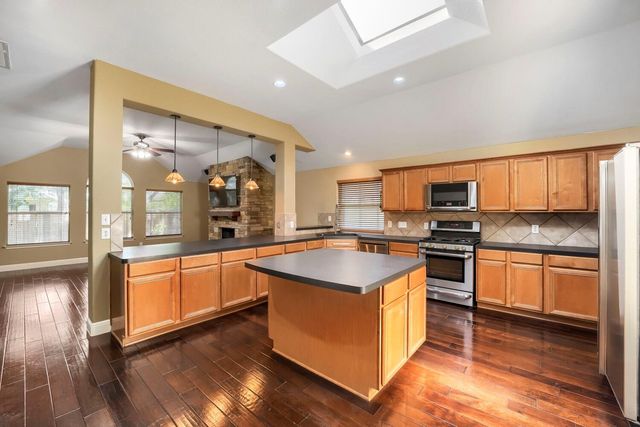 3102 Ash Glen LN, Round Rock, TX 78681
