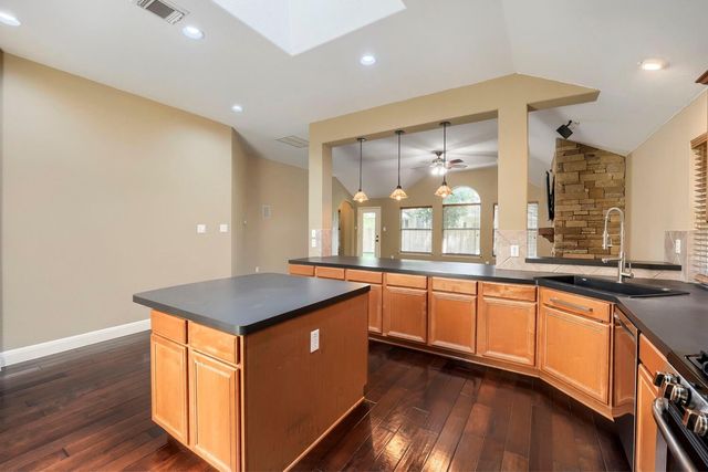 3102 Ash Glen LN, Round Rock, TX 78681