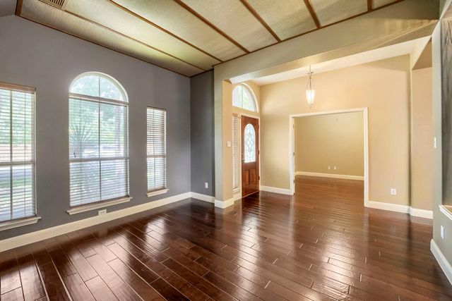 3102 Ash Glen LN, Round Rock, TX 78681