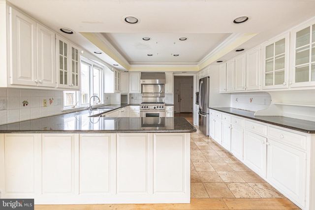 6 MOUNT VIEW CT, Newtown, PA 18940