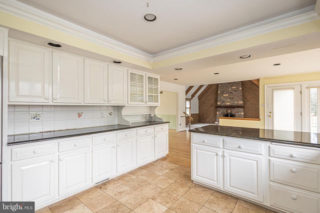 6 MOUNT VIEW CT, Newtown, PA 18940