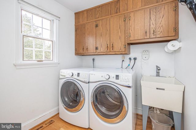 6 MOUNT VIEW CT, Newtown, PA 18940