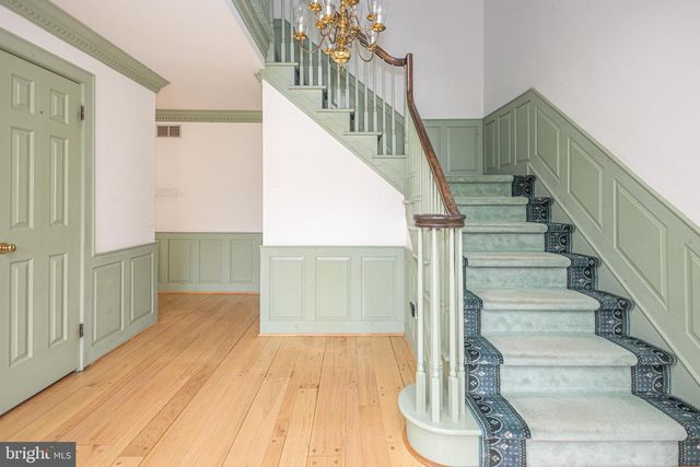 6 MOUNT VIEW CT, Newtown, PA 18940