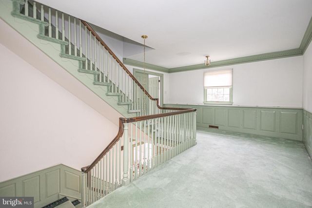 6 MOUNT VIEW CT, Newtown, PA 18940