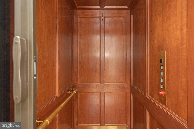 6 MOUNT VIEW CT, Newtown, PA 18940