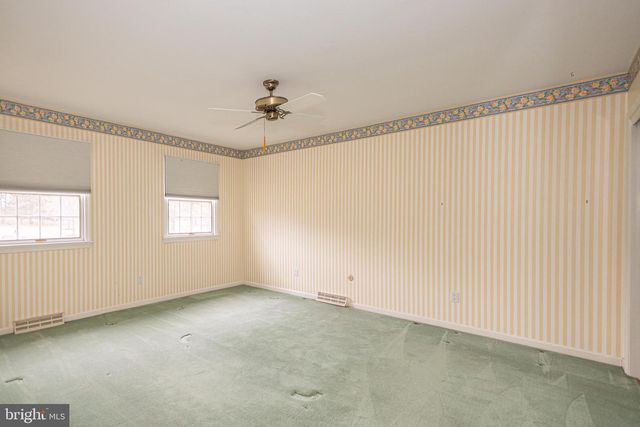 6 MOUNT VIEW CT, Newtown, PA 18940