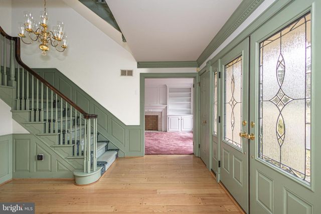 6 MOUNT VIEW CT, Newtown, PA 18940